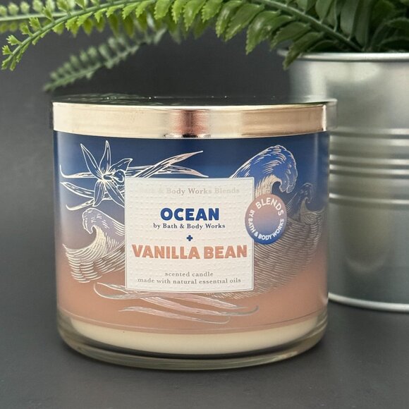 BBW Ocean + Vanilla Bean Bath & Body Works 3 Wick Candle - Picture 1 of 10